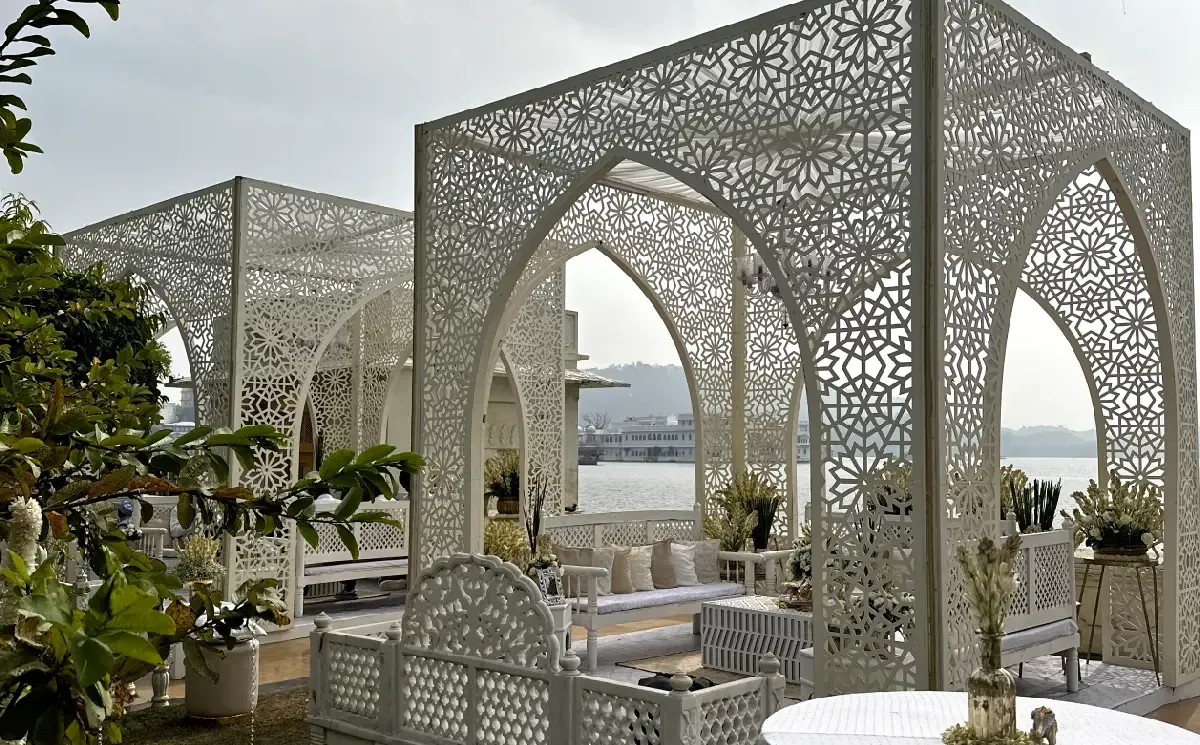 Mehendi stage floral decor by Vows Vachan India